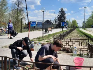 В Мурзицах навели порядок у памятника героям Великой Отечественной войны 1941 – 1945 гг.